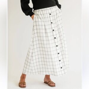 Gauzy Cotton White Black Plaid Button Detail SOFT Maxi Skirt Pockets SIZE LARGE